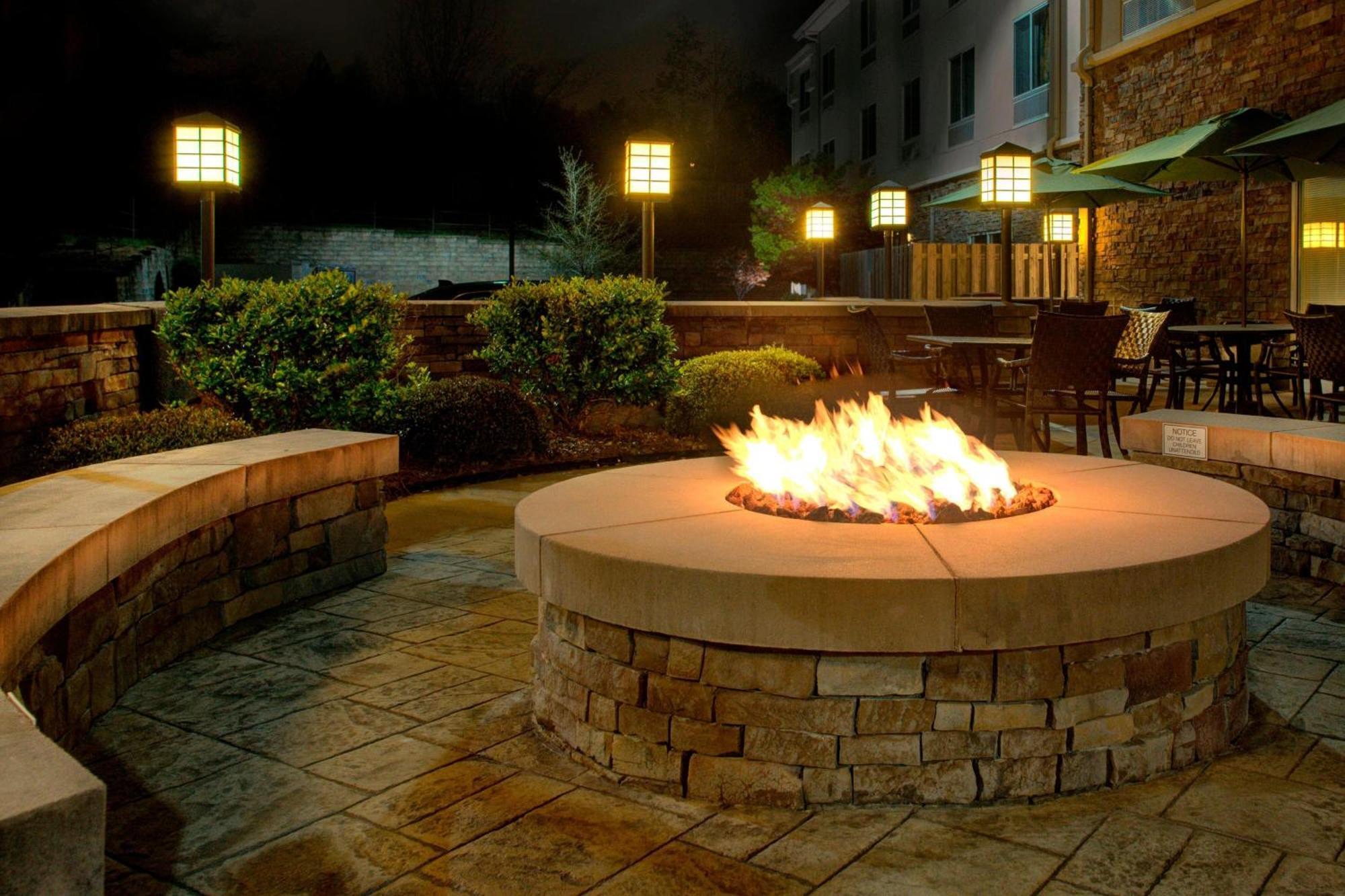 Fairfield Inn And Suites By Marriott Montgomery Eastchase Exterior photo