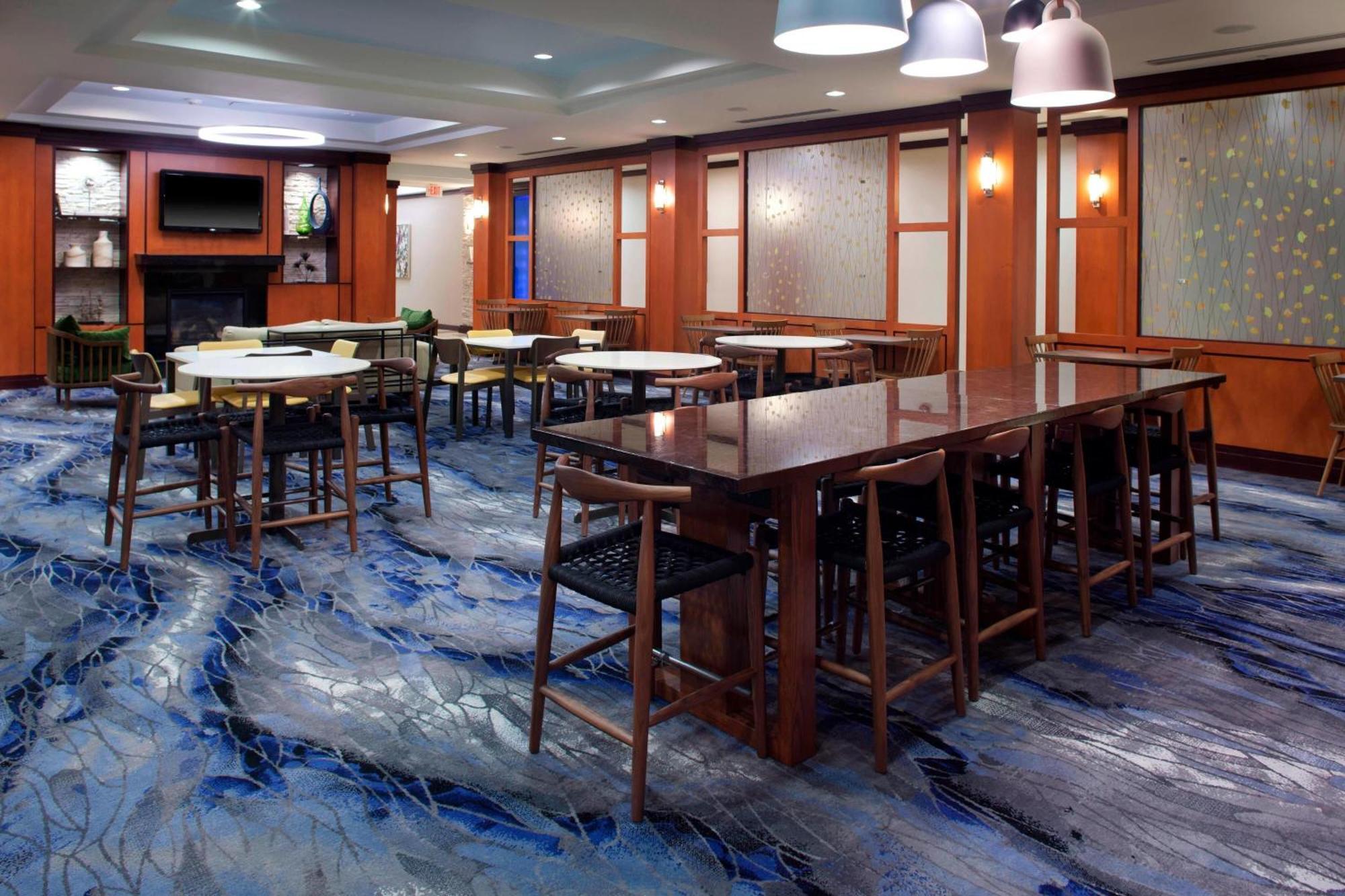 Fairfield Inn And Suites By Marriott Montgomery Eastchase Exterior photo