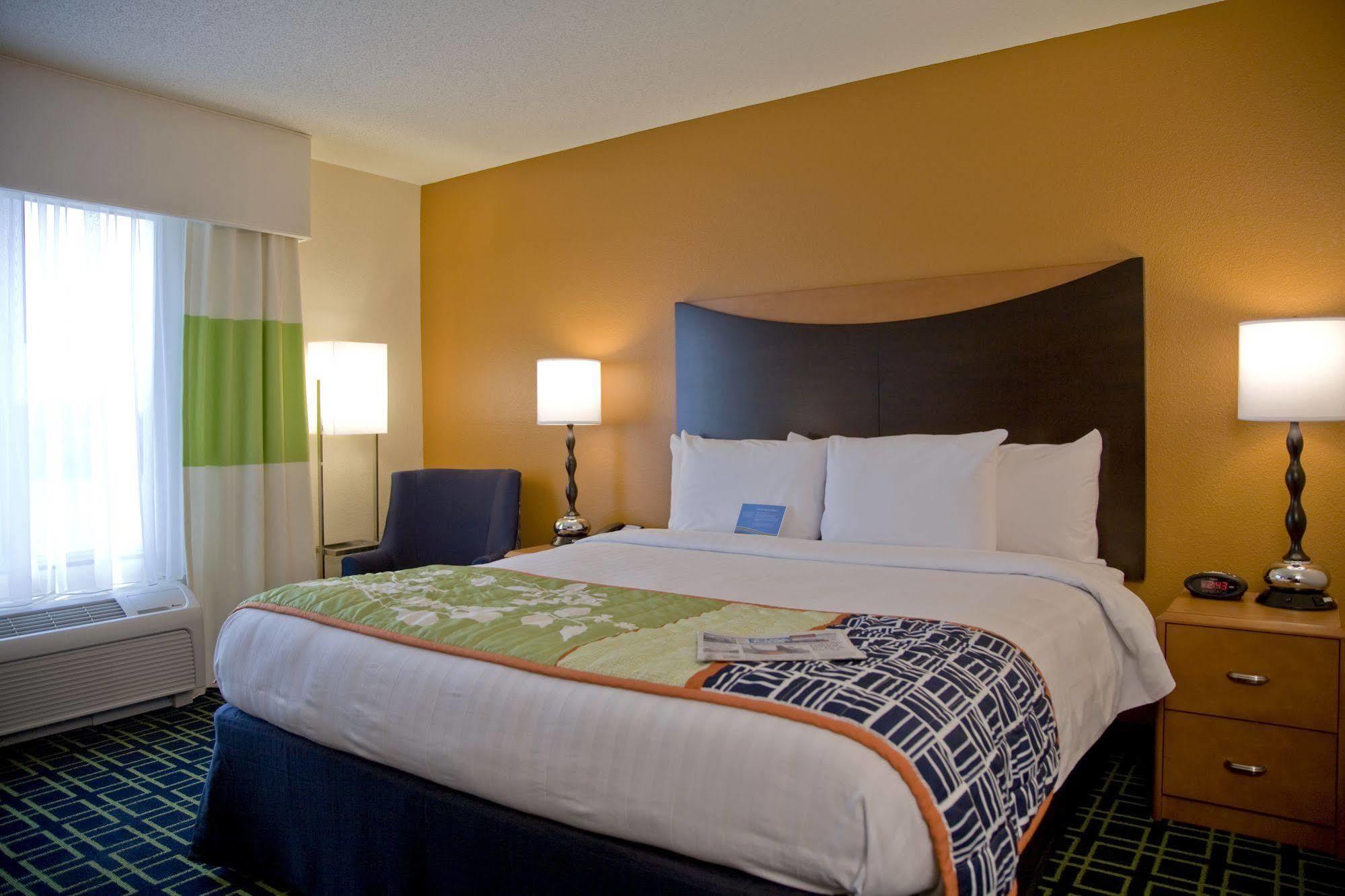 Fairfield Inn And Suites By Marriott Montgomery Eastchase Exterior photo