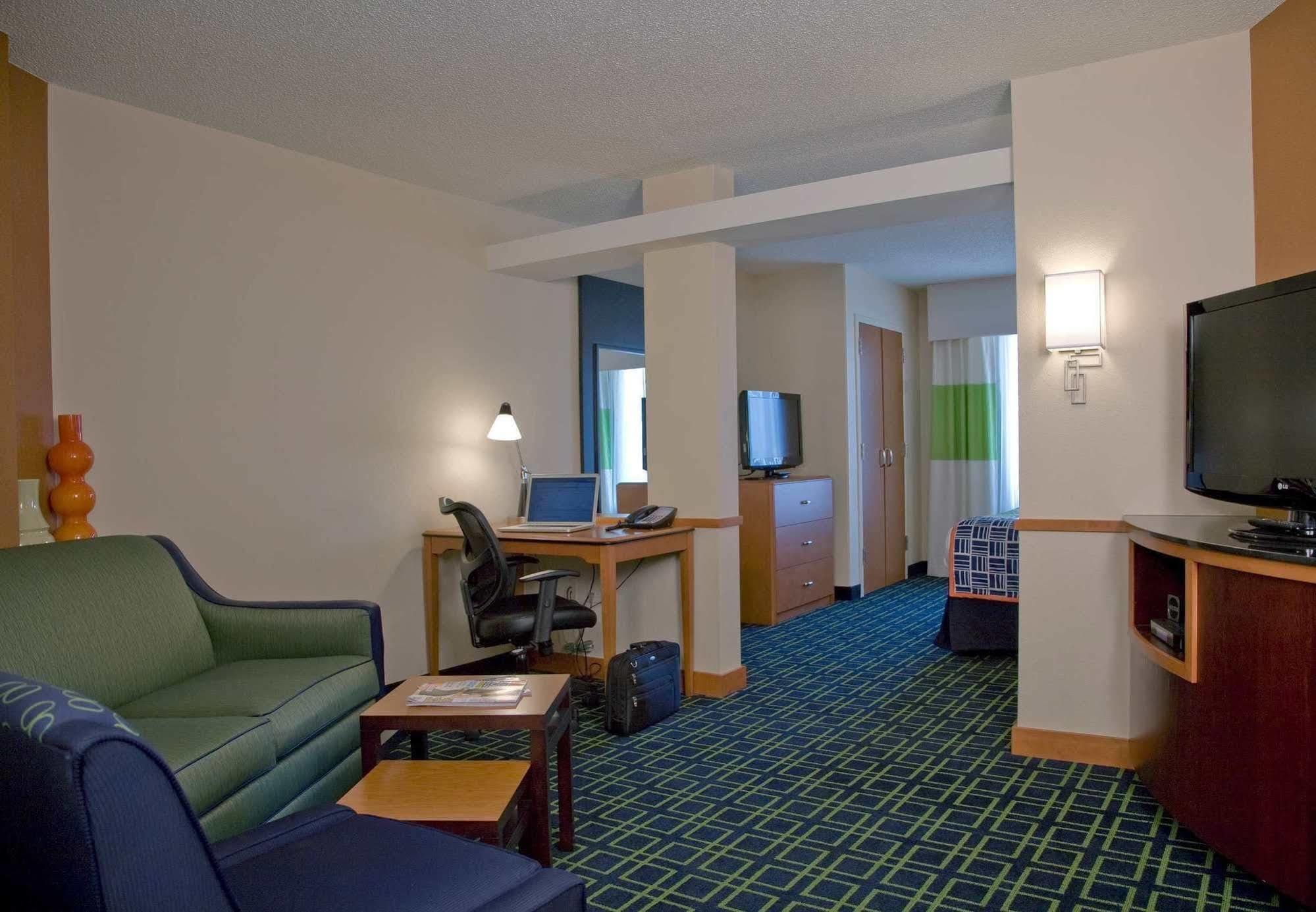 Fairfield Inn And Suites By Marriott Montgomery Eastchase Exterior photo