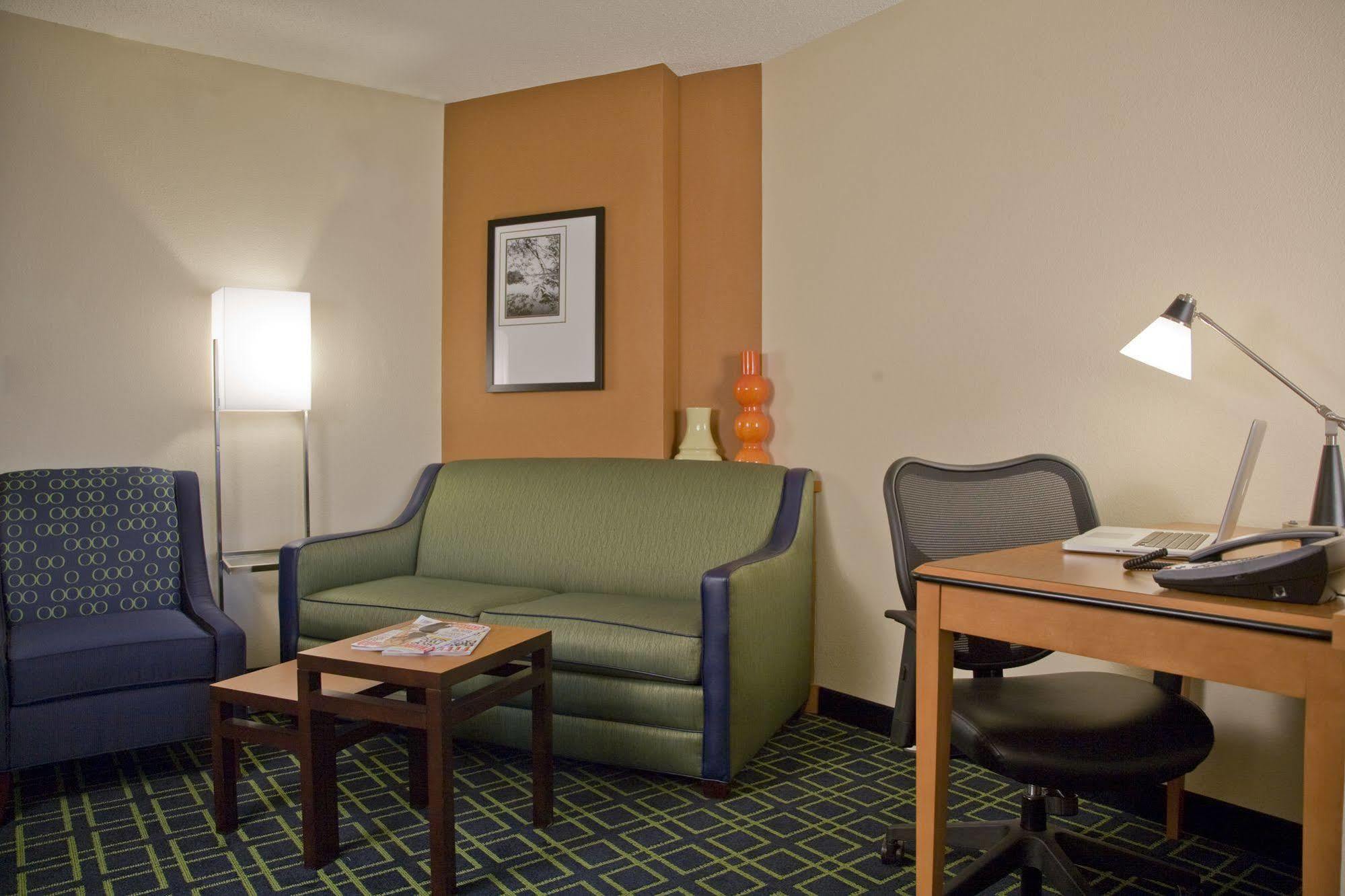 Fairfield Inn And Suites By Marriott Montgomery Eastchase Exterior photo